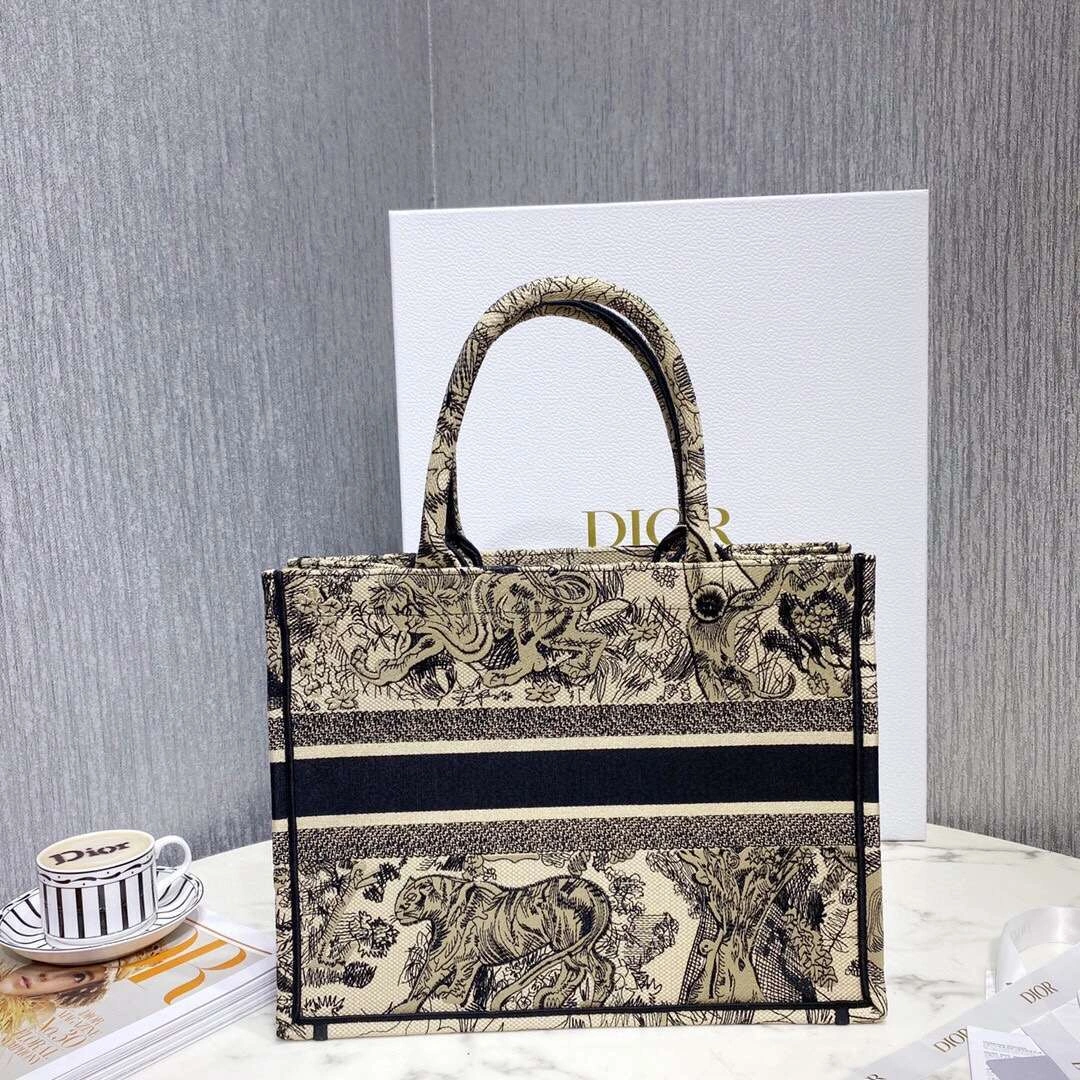 MOMO-- Book Tote M1286 41.5 x 35 x 18   36.5 item :063B00E1952